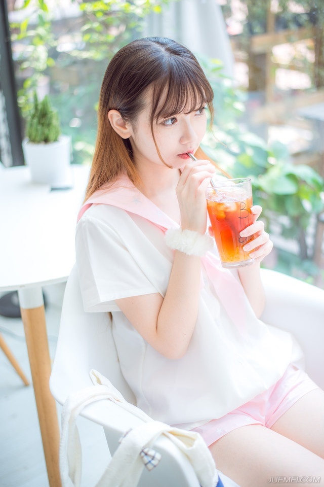 从前看脸蛋，如今重内涵[lizhigushicom]。